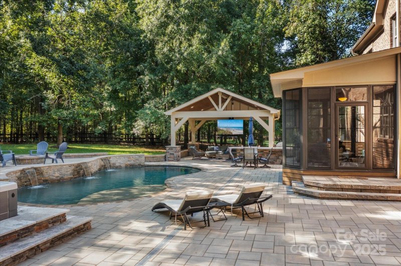 Property image 2 of 162 E Cold Hollow Farms Drive in The Farms, Mooresville, NC 28117