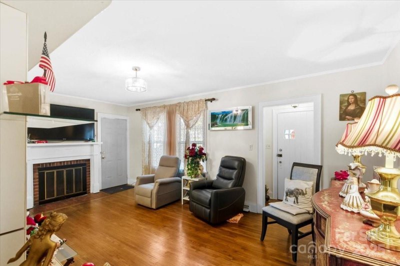 Property image 2 of 1222 E Park Drive in East Park, Gastonia, NC 28054