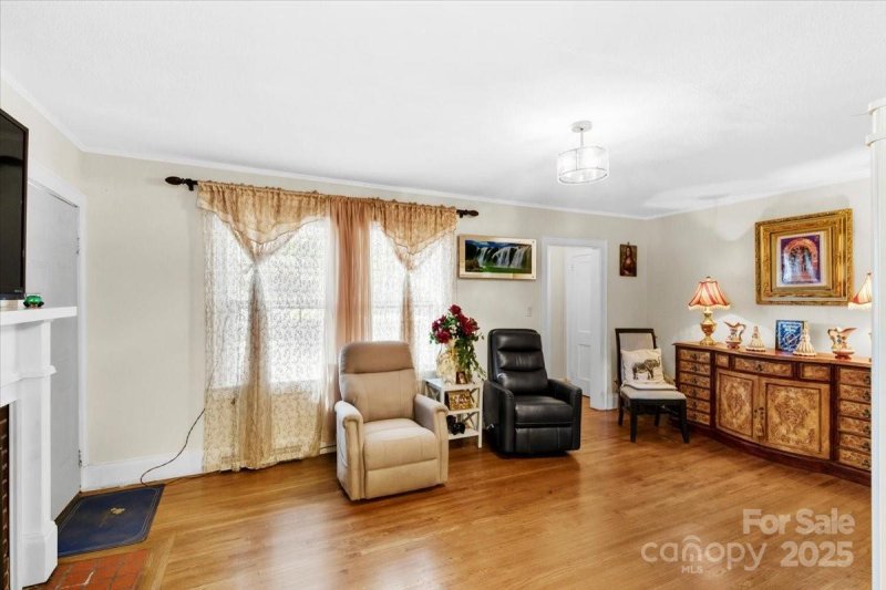 Property image 3 of 1222 E Park Drive in East Park, Gastonia, NC 28054