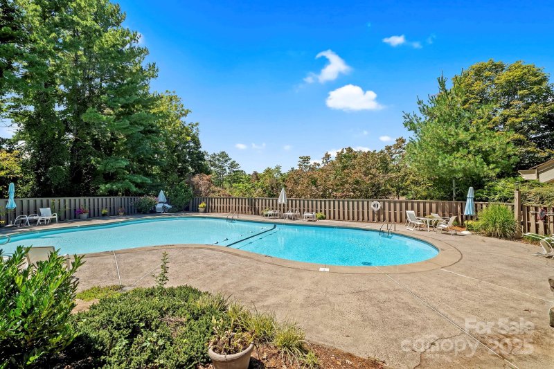 Property image 3 of 101 Deerlake Drive in Deerwood, Asheville, NC 28803