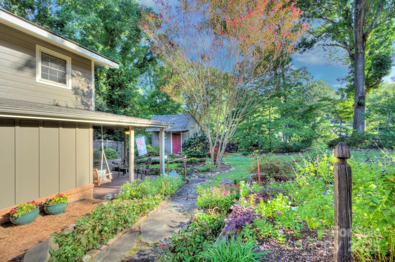 Property image 3 at 2825 Spring Valley Road, Charlotte, NC 28210