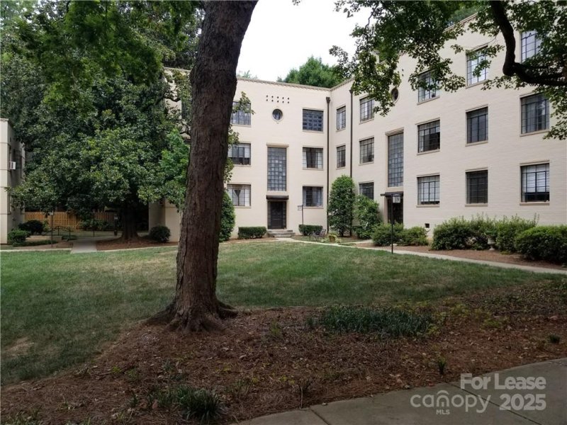 Property image 2 at 1121 Myrtle Avenue, Charlotte, NC 28203