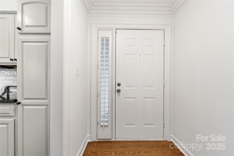 Property image 2 at 2715 Selwyn Avenue, Charlotte, NC 28209