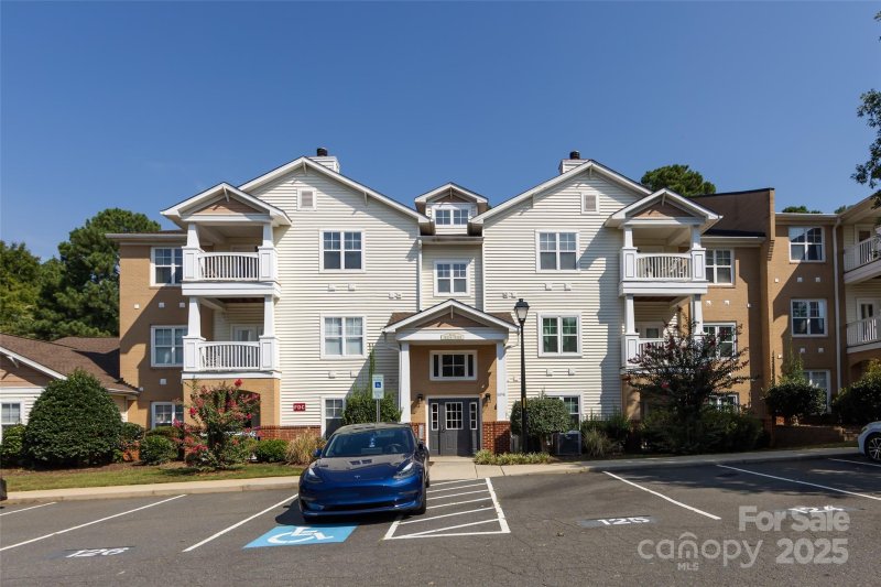 Property image 2 of 16354 Redstone Mountain Lane in Copper Ridge, Charlotte, NC 28277