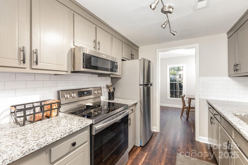 Property image 5 at 8040 Regent Park Lane, Charlotte, NC 28210