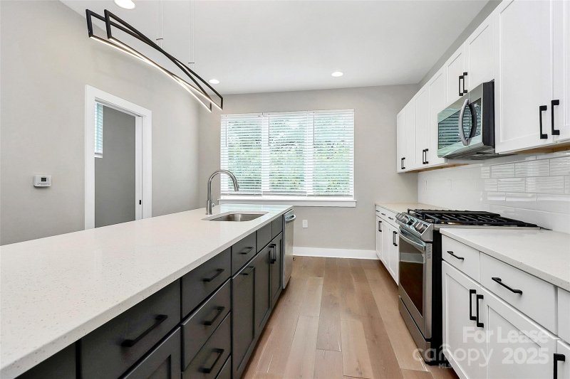 Property image 2 of 1927 W Trade Street in Smallwood, Charlotte, NC 28216