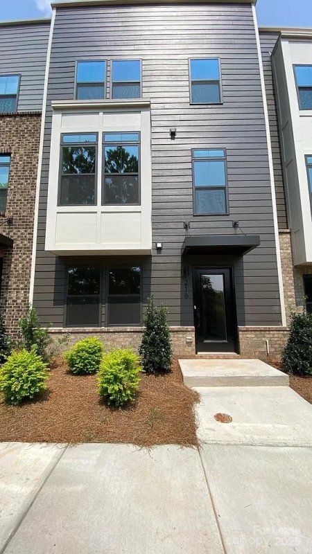 Property image 2 of 216 Russell Branch Lane in Wendover Green, Charlotte, NC 28211