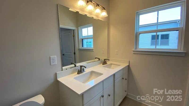 Property image 4 of 216 Russell Branch Lane in Wendover Green, Charlotte, NC 28211