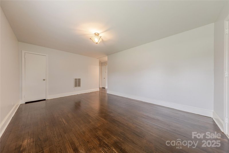 Property image 4 of 4500 Morgan Street in Beechwood Acres, Charlotte, NC 28208