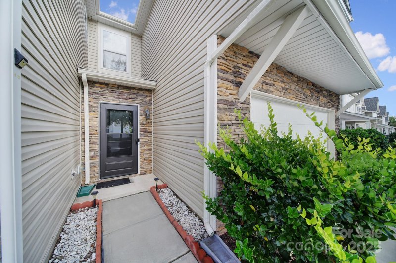 Property image 2 of 832 Summerlake Drive in Summerlake, Fort Mill, SC 29715