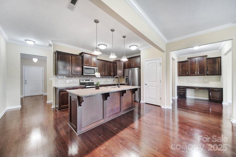 Property image 5 of 832 Summerlake Drive in Summerlake, Fort Mill, SC 29715
