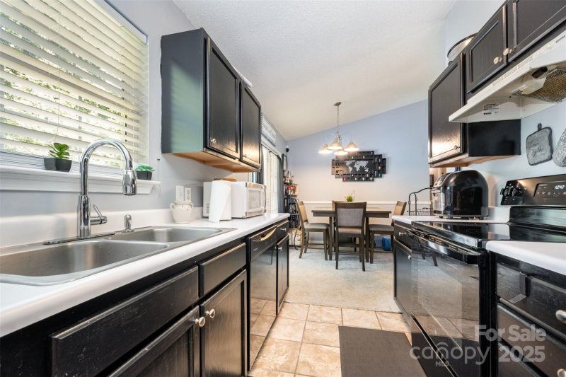 Property image 2 at 704 Willow Road, Salisbury, NC 28147