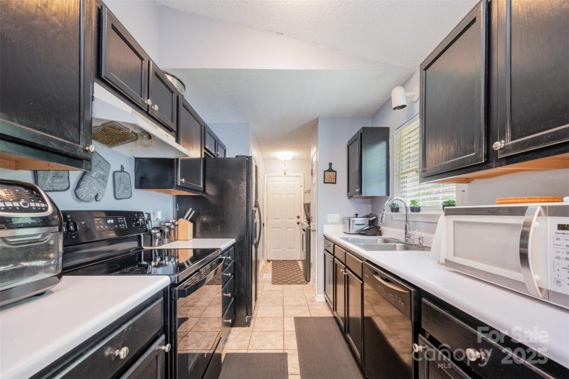 Property image 4 at 704 Willow Road, Salisbury, NC 28147