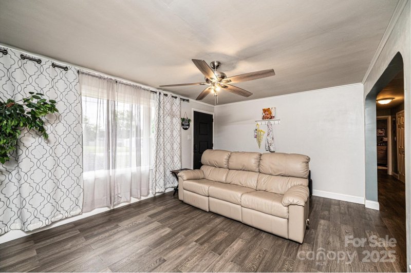 Property image 4 at 2841 21st Street, Hickory, NC 28601