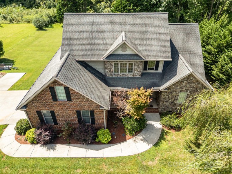 Property image 2 of 484 New Salem Road in New Salem Estates, Statesville, NC 28625