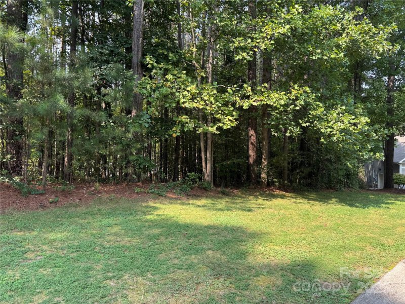 Property image 4 of 2347 Capes Cove Drive in Northview Harbour, Sherrills Ford, NC 28673