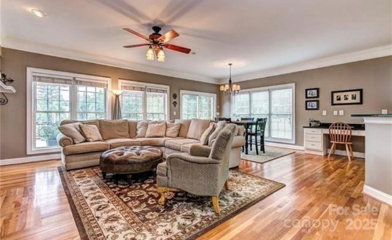 Property image 4 of 9721 Arlington Oaks Drive in Arlington Oaks, Charlotte, NC 28227