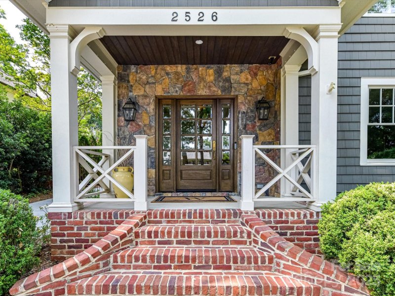 Property image 2 of 2526 Sherwood Avenue in Myers Park, Charlotte, NC 28207
