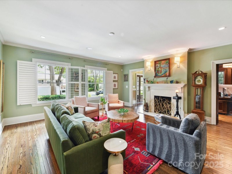 Property image 4 of 2526 Sherwood Avenue in Myers Park, Charlotte, NC 28207