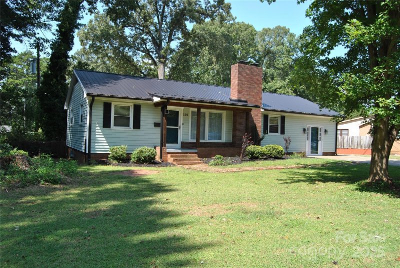 Property image 3 of 101 Madison Drive in Madison Park, Mount Holly, NC 28120