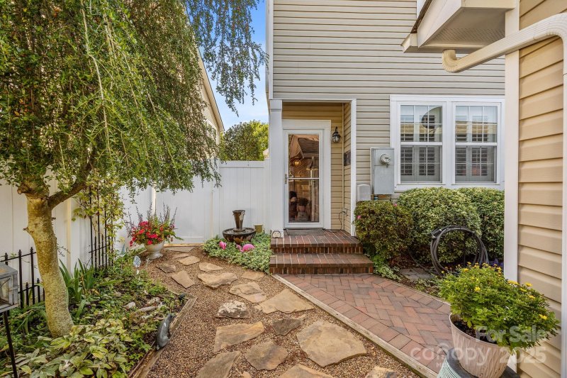 18333 The Commons Boulevard