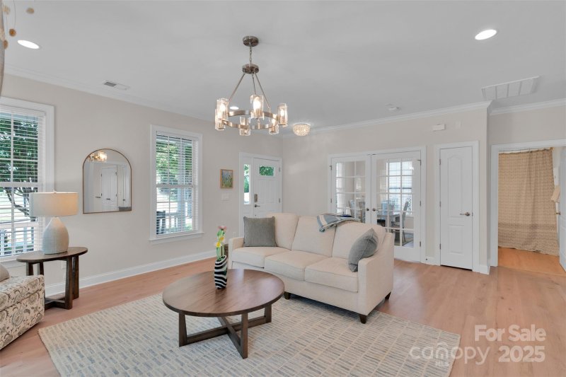 Property image 4 of 13415 Hazelbrook Lane in Baileys Glen, Cornelius, NC 28031