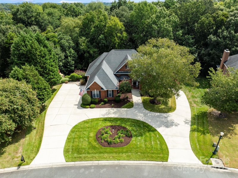 Property image 2 of 1116 Torrington Circle in Laurel Creek, Rock Hill, SC 29732