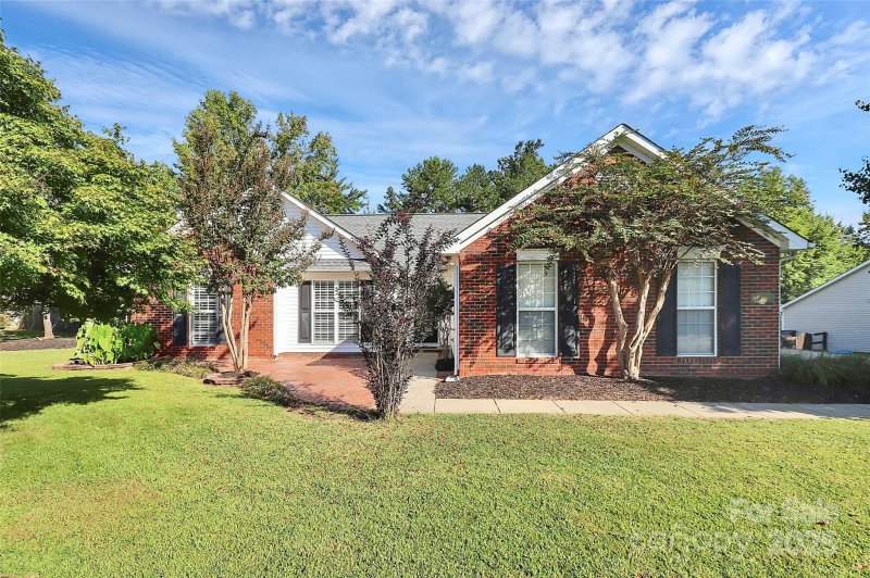 Oak Grove, Indian Trail community