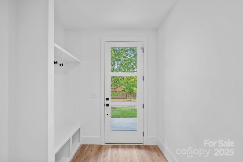 Property image 3 of 211 Keswick Avenue in Lockwood, Charlotte, NC 28206