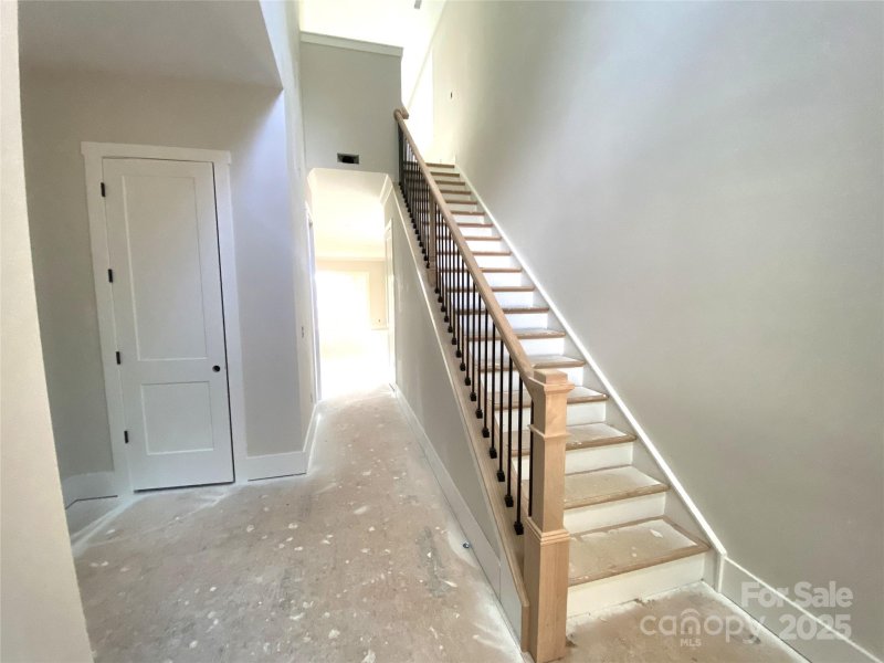 Property image 3 of 105 Crystal Circle in Crystal Bay, Mooresville, NC 28117