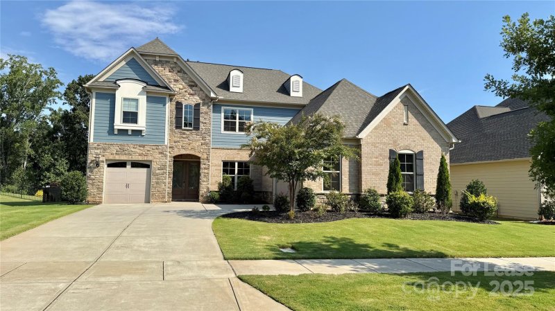 Property image 2 of 11152 Limehurst Place in Chapel Cove, Charlotte, NC 28278