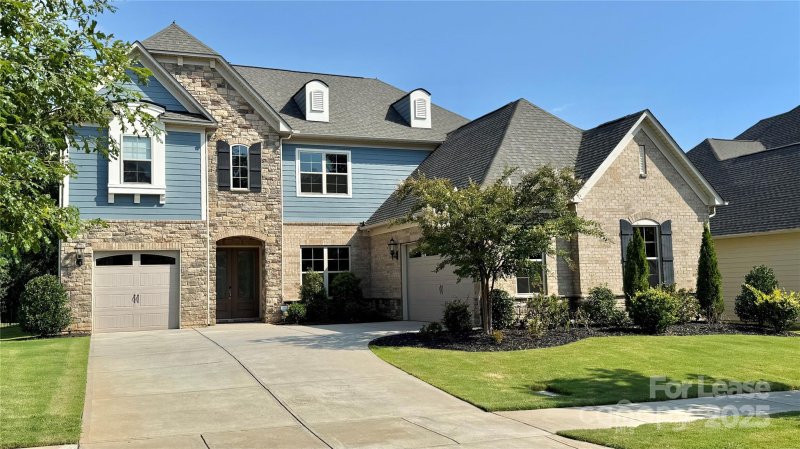 Property image 3 of 11152 Limehurst Place in Chapel Cove, Charlotte, NC 28278