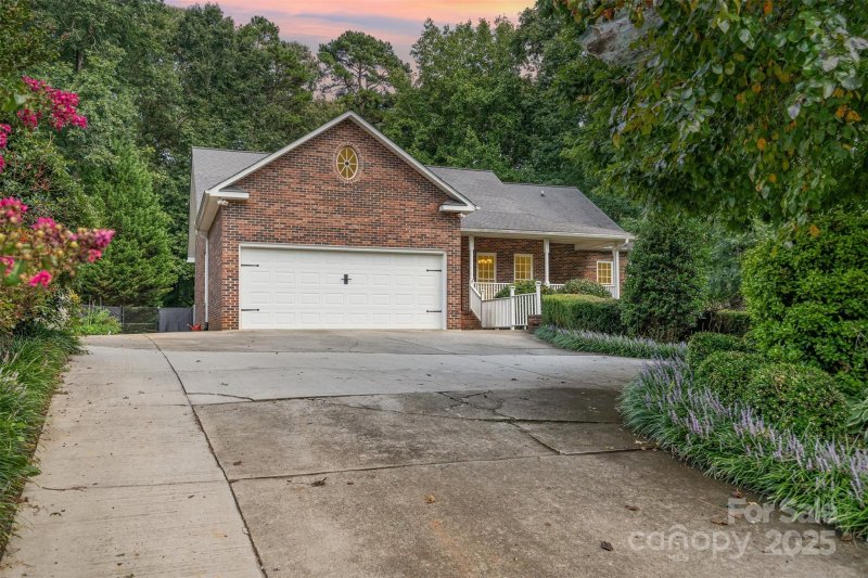 Property image 3 of 1448 Weatherwood Drive in Weatherwood, Lincolnton, NC 28092