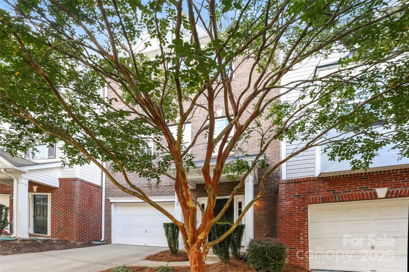 Property image 3 of 14132 Winford Lane in Mallard Lake, Charlotte, NC 28262