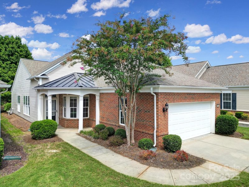 5018 Grandview Drive