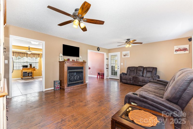 Property image 2 of 1976 Mcilwain Road in Sedgefield, Lancaster, SC 29720