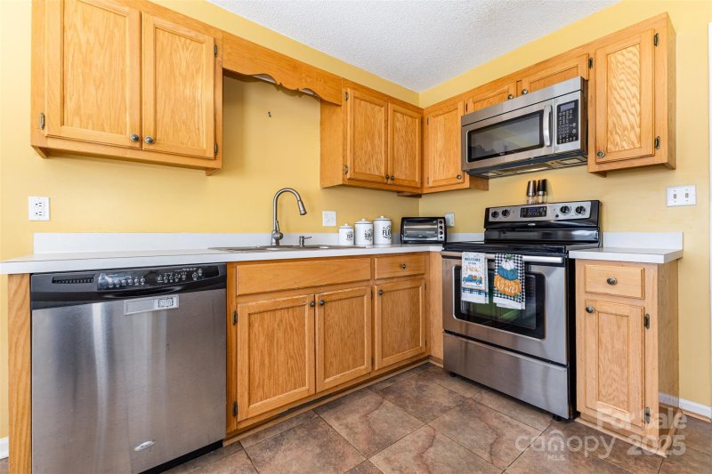 Property image 4 of 1976 Mcilwain Road in Sedgefield, Lancaster, SC 29720