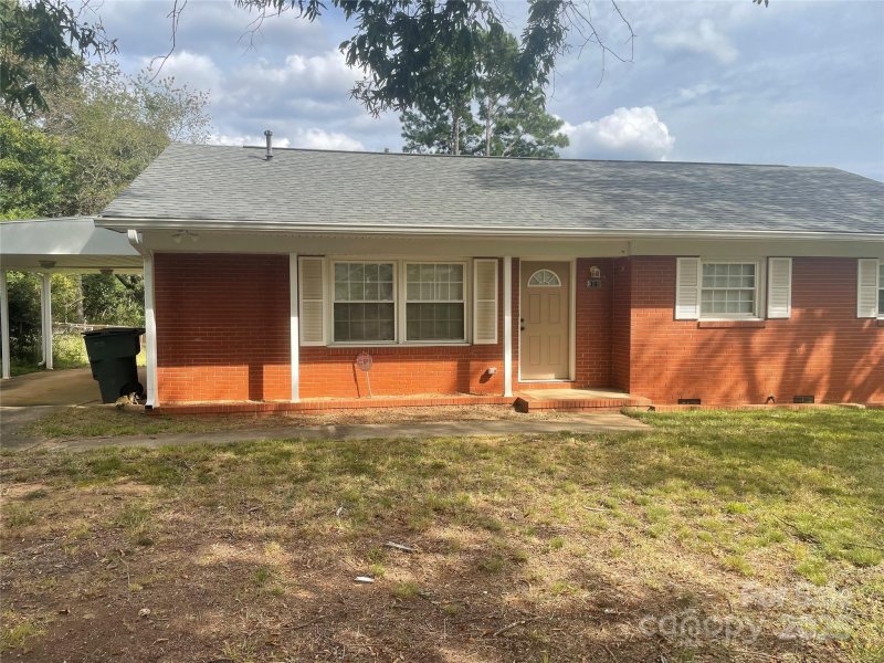 Property image 2 of 912 Hallmark Drive in Brookhaven, Gastonia, NC 28052