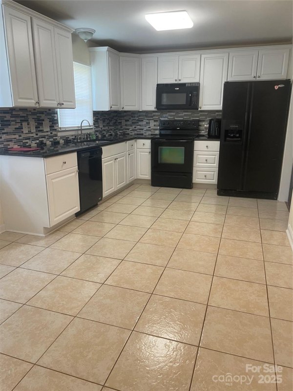 Property image 3 of 912 Hallmark Drive in Brookhaven, Gastonia, NC 28052