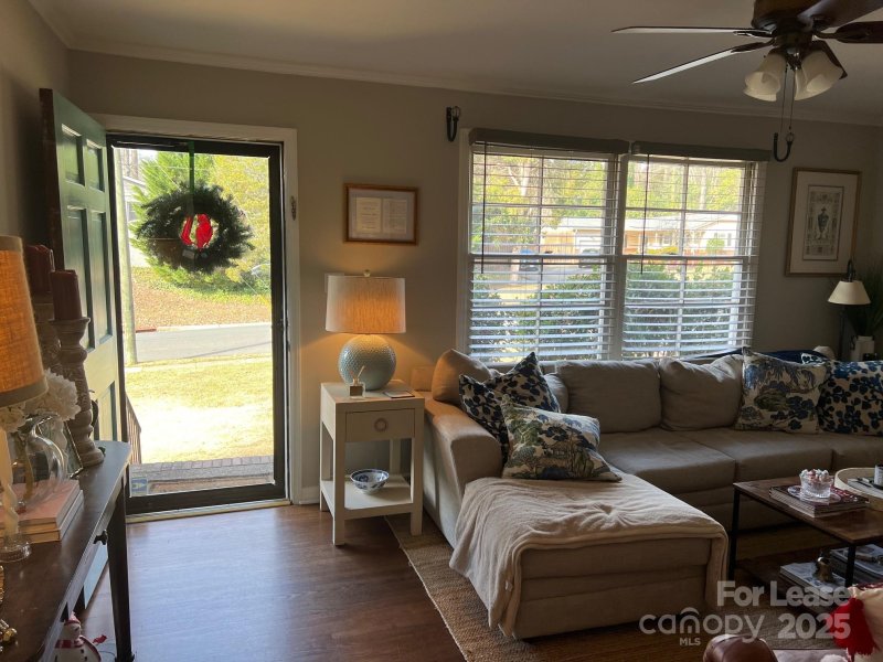 Property image 2 at 5531 Farmbrook Drive, Charlotte, NC 28210