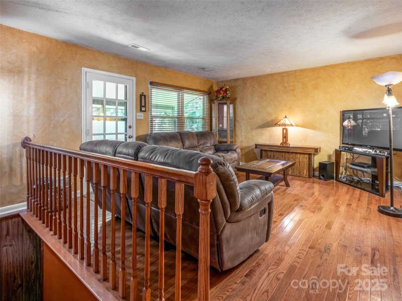 Property image 5 of 50 Tuckaway Drive in Kenwood, Asheville, NC 28803