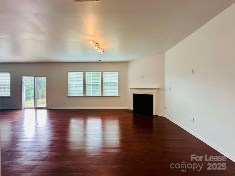 Property image 5 at 10325 Solar Way, Charlotte, NC 28278