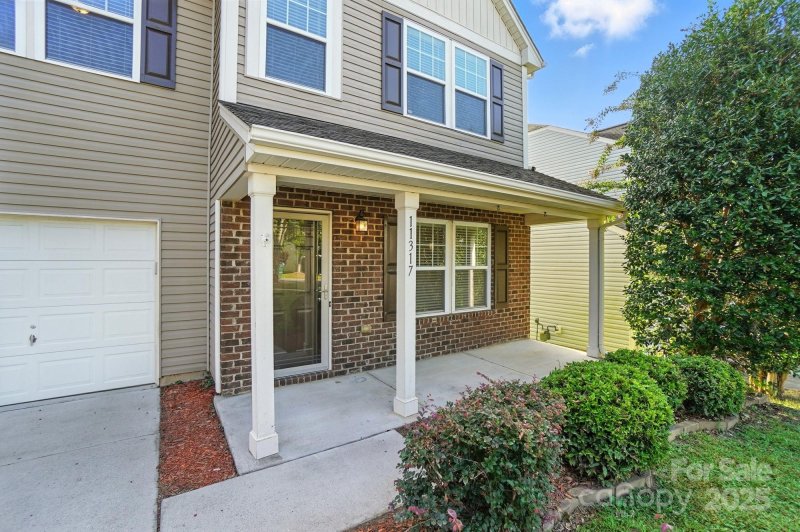 Property image 2 at 11317 Deer Chase Lane, Charlotte, NC 28262