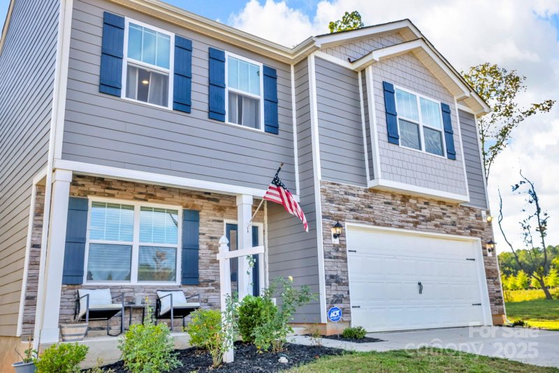 Property image 2 of 118 N Hill Lane in Calvin Creek, Troutman, NC 28166