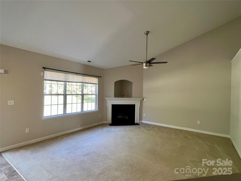 Property image 5 of 8438 Meadowcreek Village Drive in Meadowcreek, Locust, NC 28097