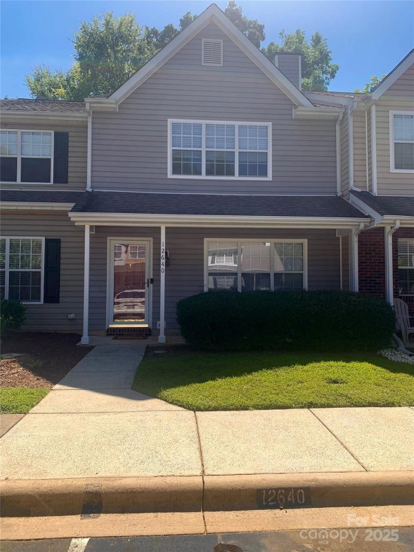 Roxborough, Charlotte Community