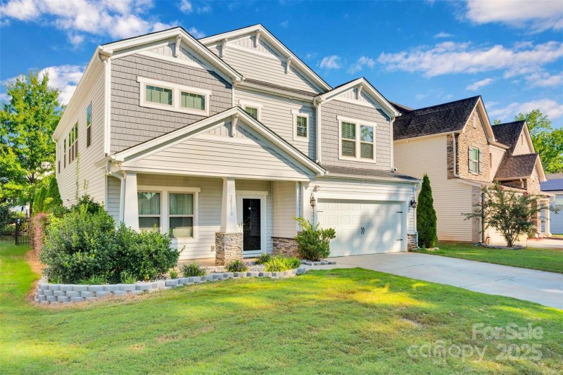 Property image 2 of 2017 Saxon Place in Saxon Place, Fort Mill, SC 29715