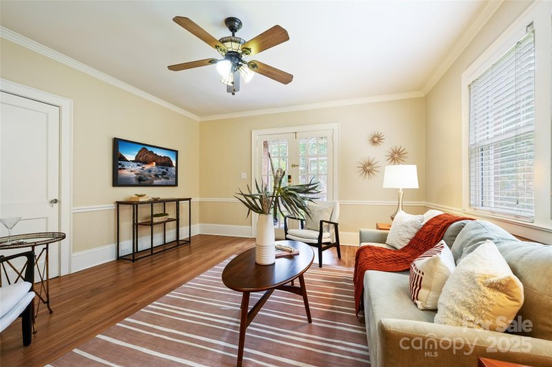 Property image 2 of 600 Walnut Avenue in Wesley Heights, Charlotte, NC 28208