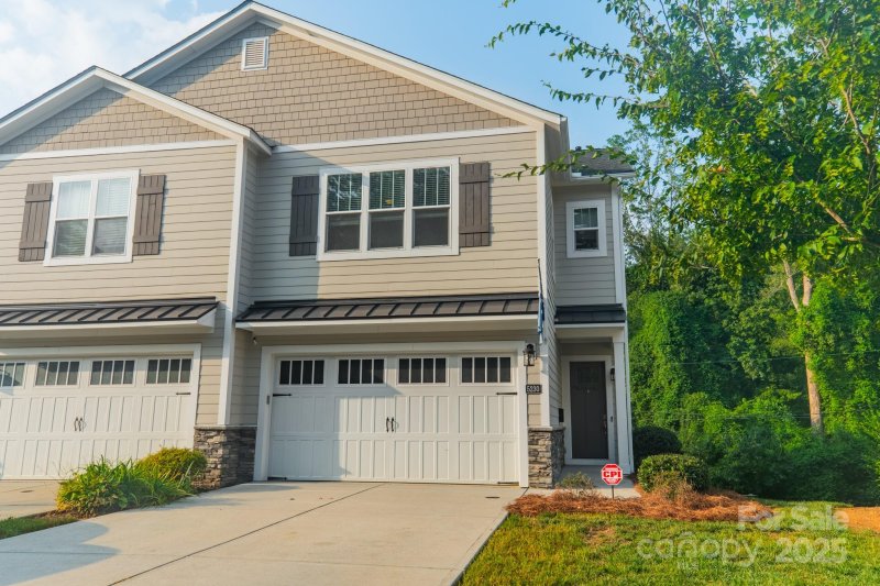 5230 Valley Stream Road