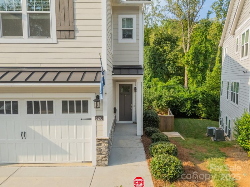 Property image 2 at 5230 Valley Stream Road, Charlotte, NC 28209